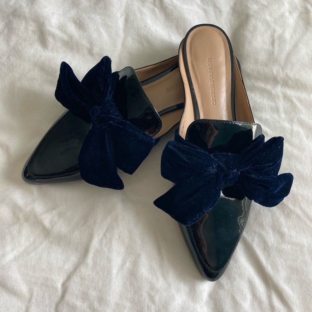Banana Republic EUC Bow Slide